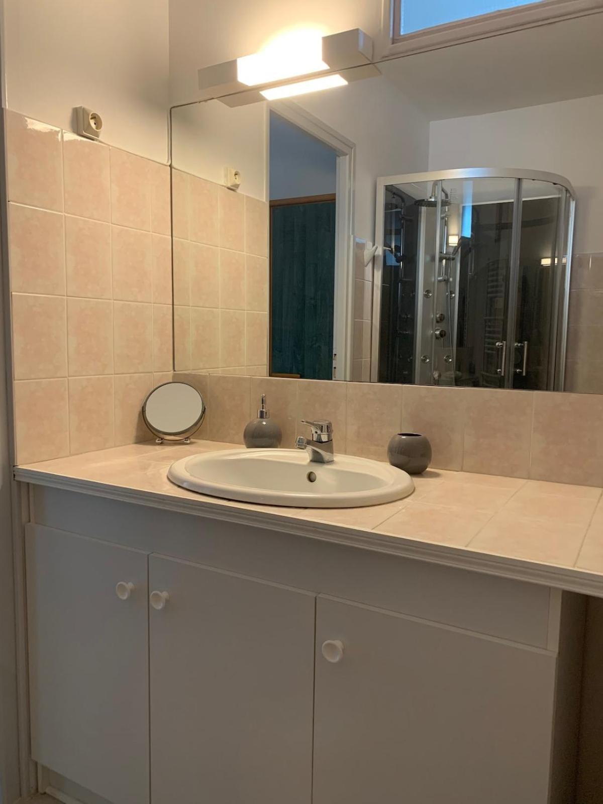 Pyrene Holidays - Heracles - Residence Paisible A 6Mn A Pied Des Thermes Bagnères-de-Bigorre Δωμάτιο φωτογραφία